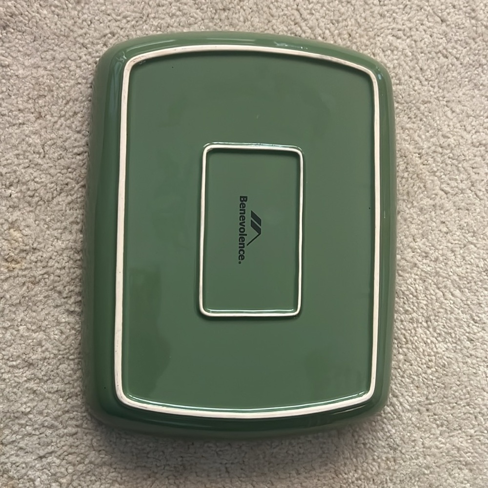 Football Stadium Chip Serving Dish 🏈🏈🏈 EUC - Picture 4 of 4